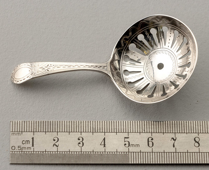 Georgian Silver Caddy Spoon With Pierced Bowl - George Burrows